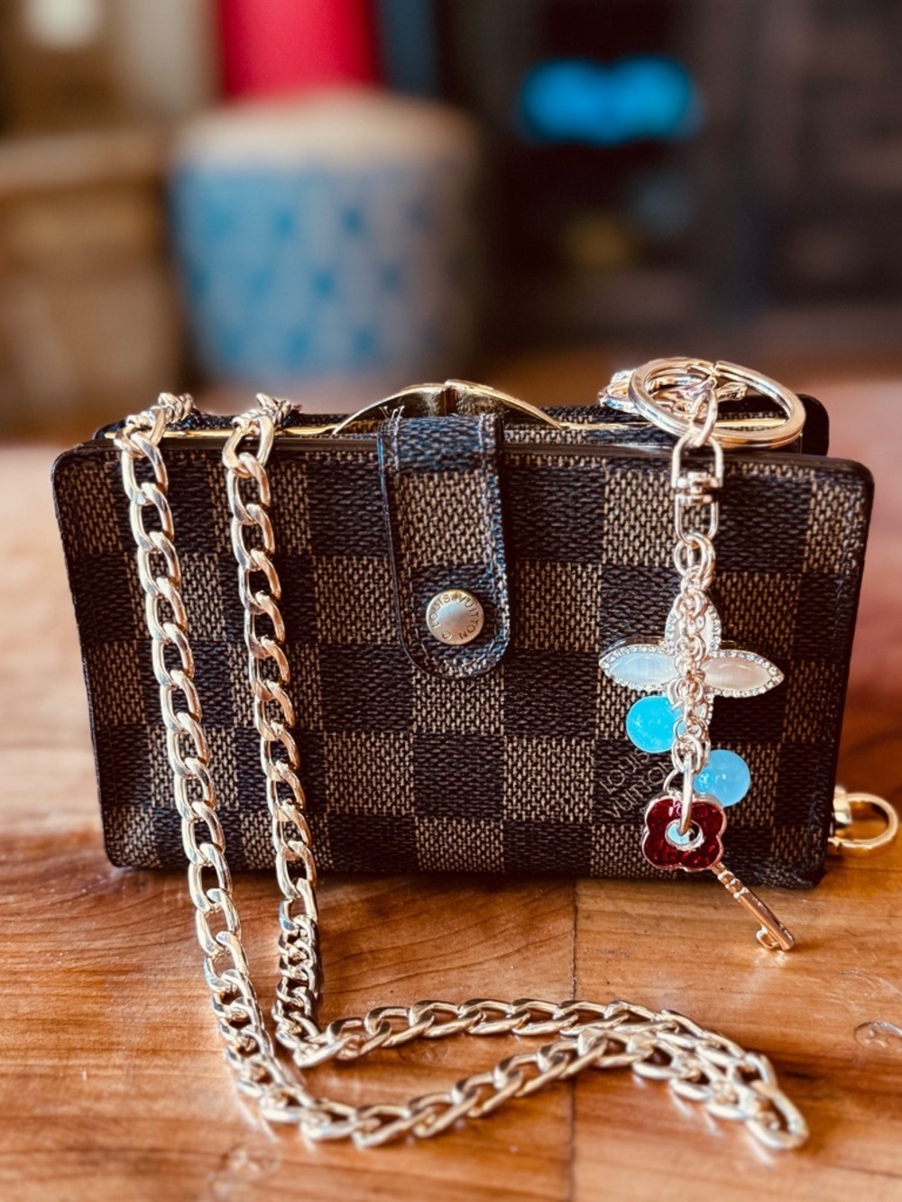 Louis Vuitton French compact wallet kiss Lock vintage 2001 brown generic chain